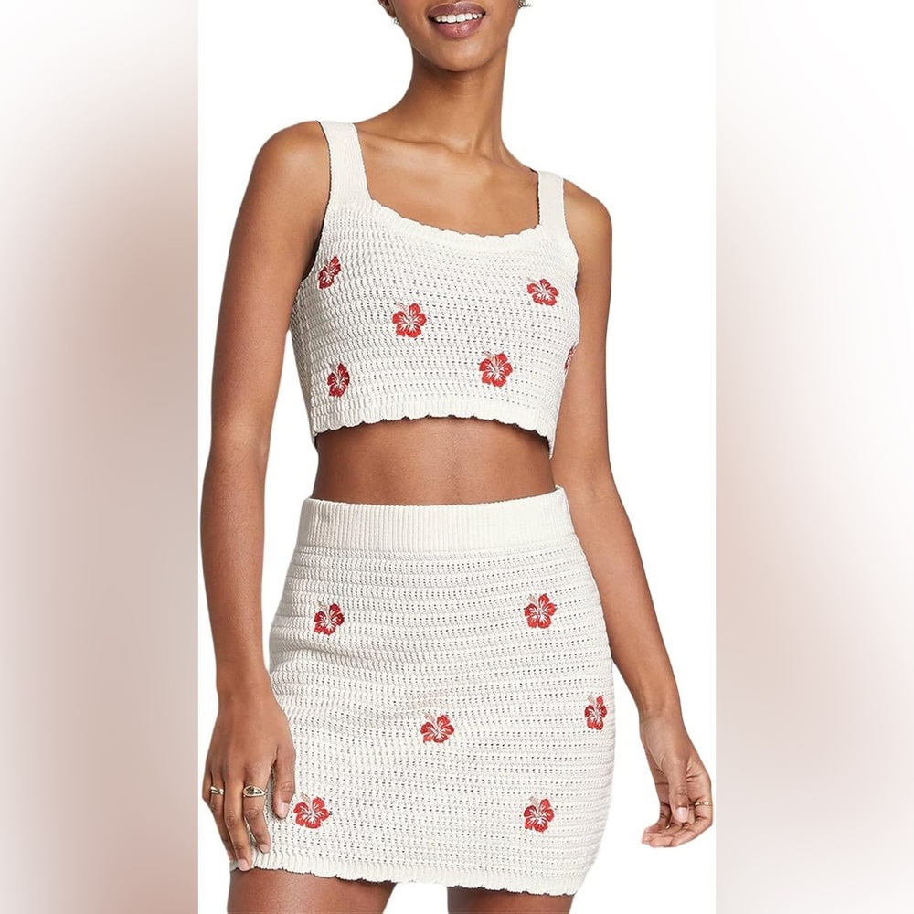 White Crochet Set with Red Flowers